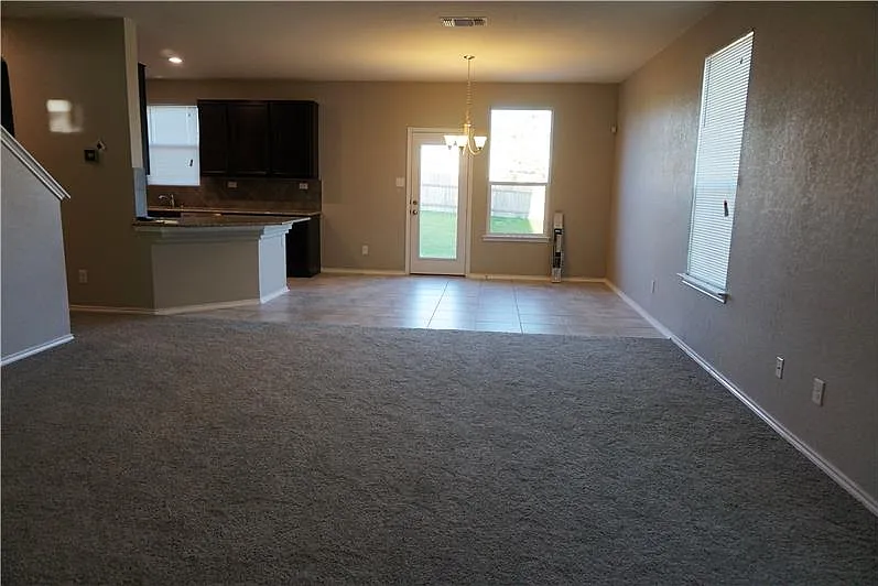 3 bed, 2.5 bath, $1,900 — Photo 4