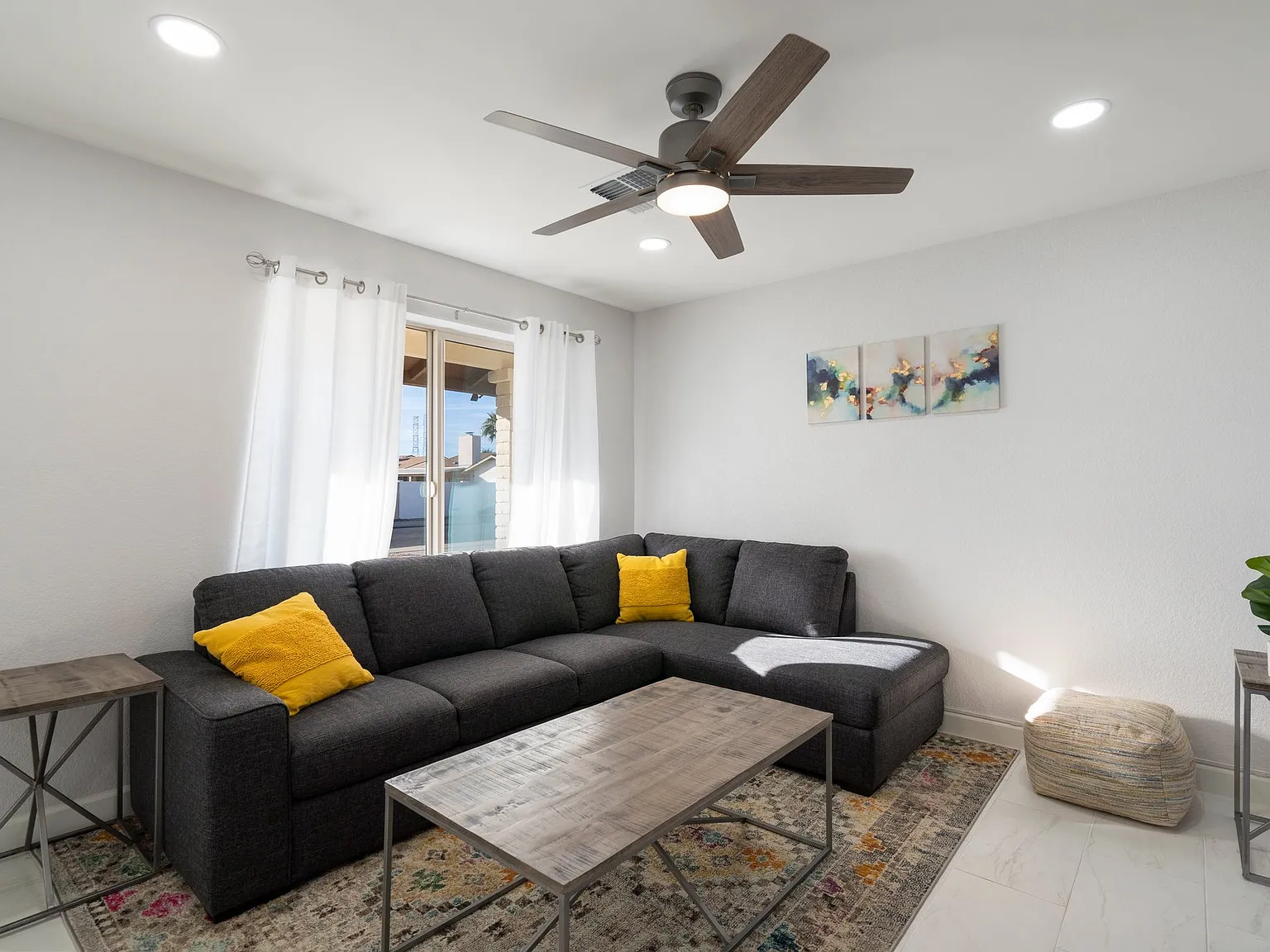 3 bed, 1284 sqft, $4,000 — Photo 2