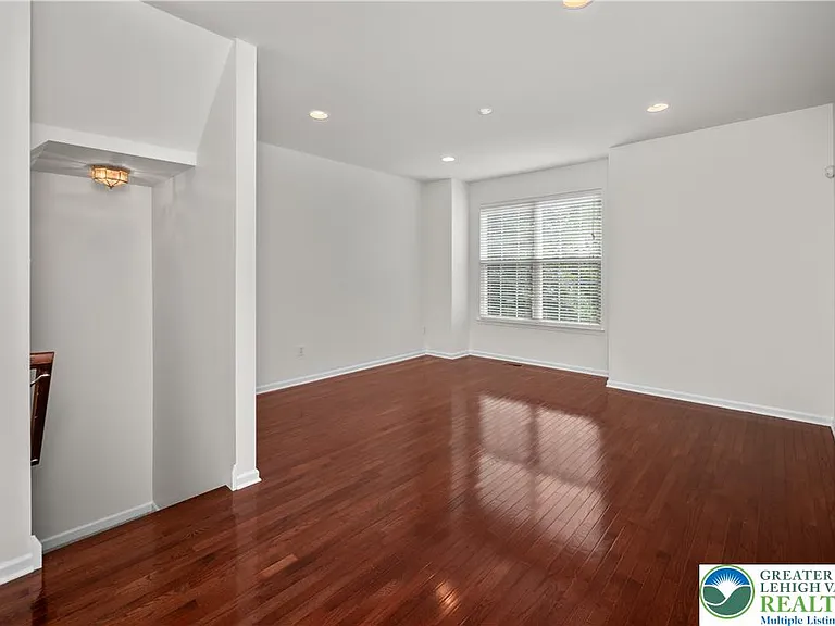 4207 Yorktown Rd — Photo 16