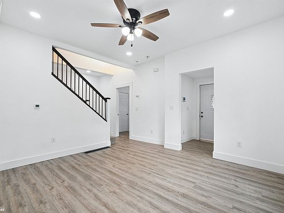 5th image of 622 W Boone St