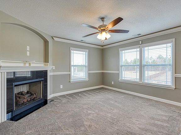 4th image of 160 Thorn Creek Dr