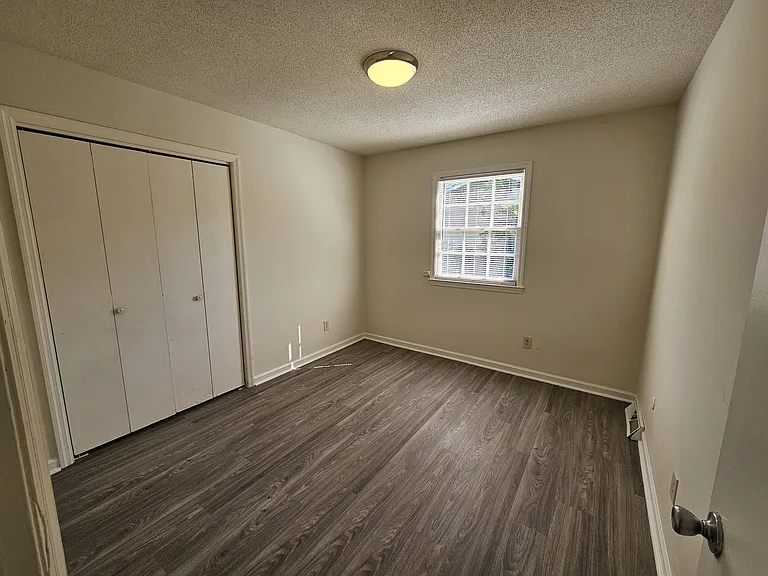 404 Millhouse Rd — Photo 9
