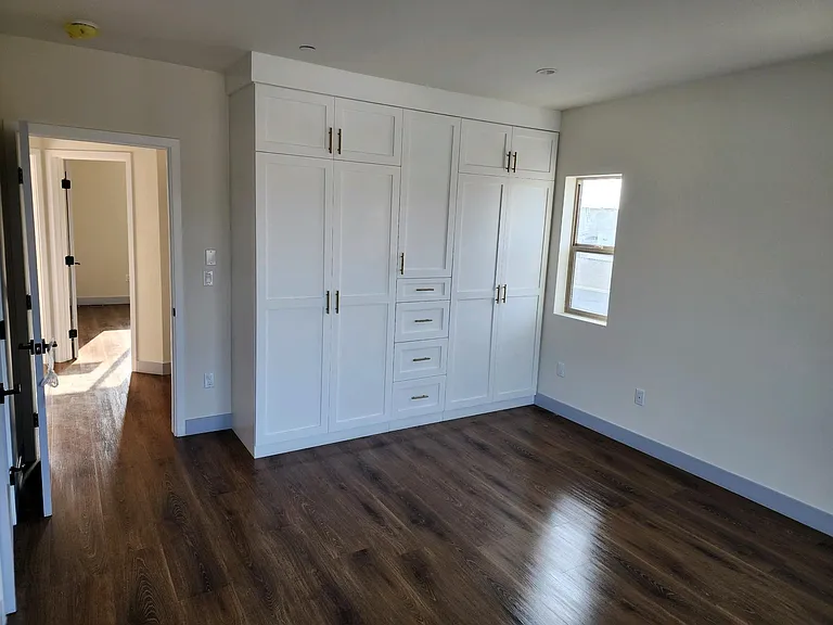 24813 Narbonne Ave — Photo 11