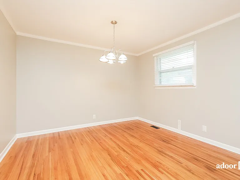 1332 Cheshire Dr — Photo 6