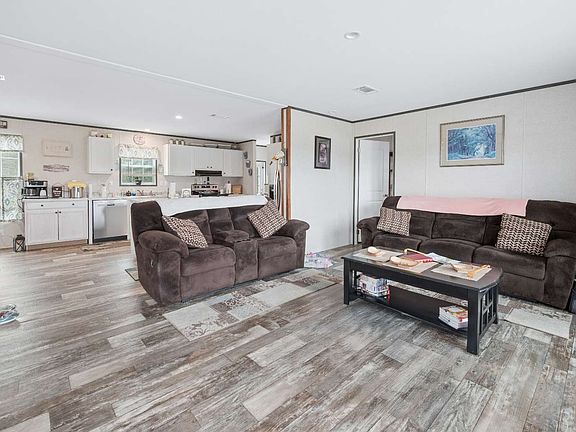 2nd image of 6864 River Rd