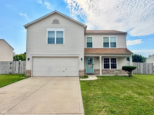 765 Yellowwood Dr, Greenwood, IN 46143