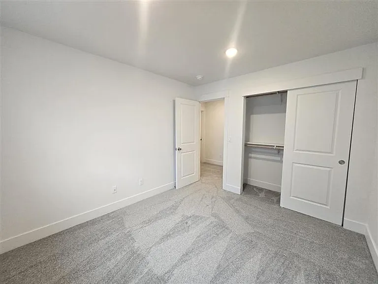 5846 W 40th Ct — Photo 12