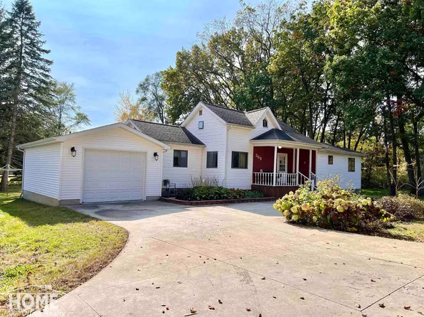 309 W 1st St, Ovid, MI 48866