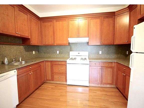 2nd image of 19 Hall Ave APT 1