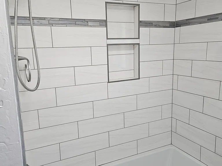 Master Tub/shower