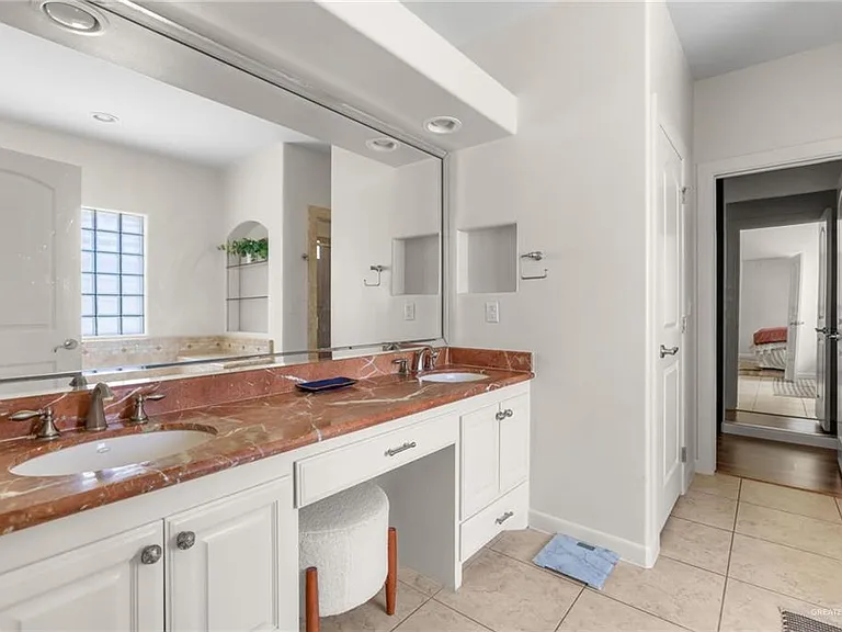 3837 S D St — Photo 12