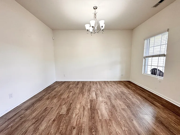 3485 Alister Ave SW — Photo 9