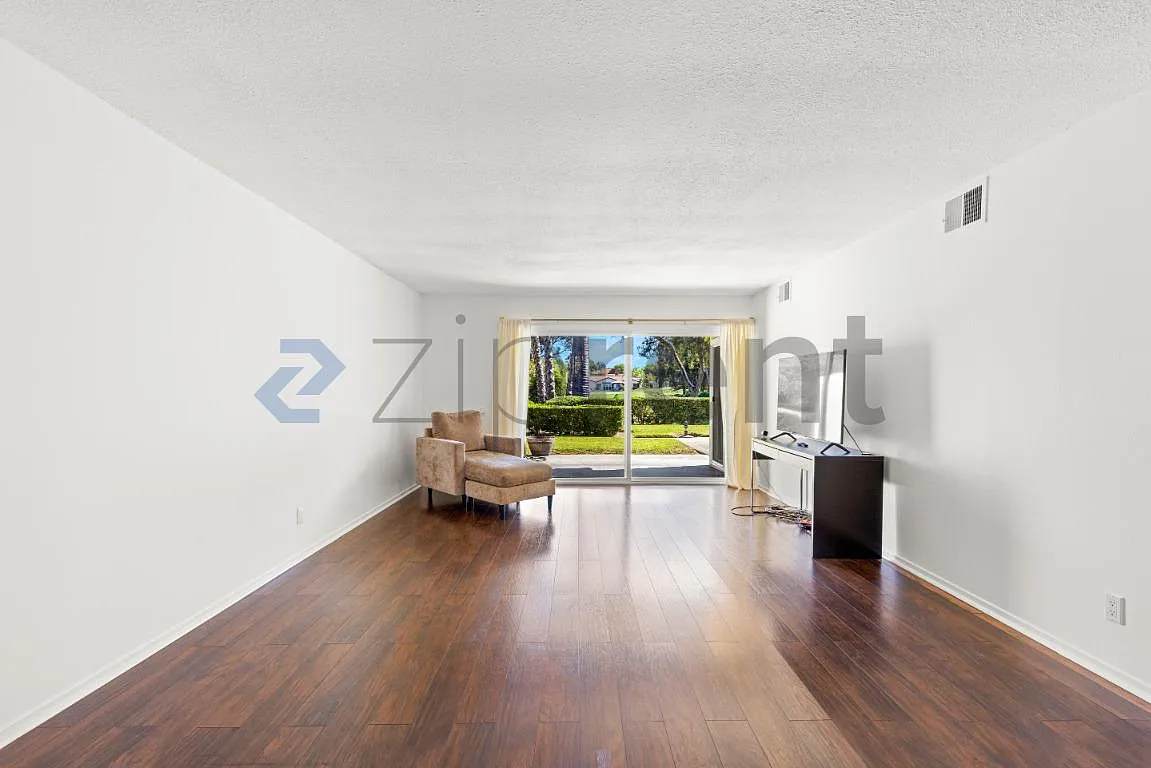 2 bed, 1091 sqft, $2,975 — Photo 4
