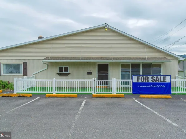 275 W Market St, Middleburg, PA 17842