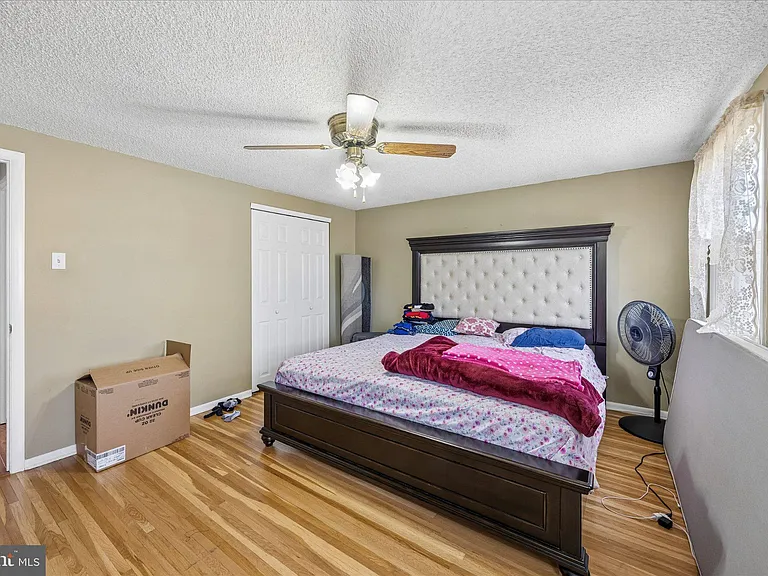 805 Selma St — Photo 17