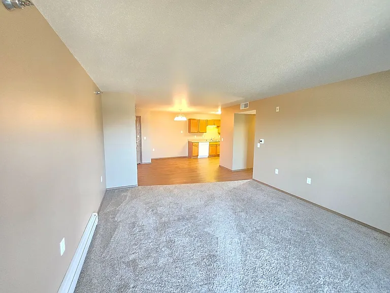 Eastern Hills Apartments — Photo 18