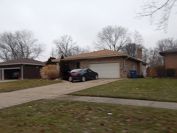 3rd image of 7775 E Linden Ln