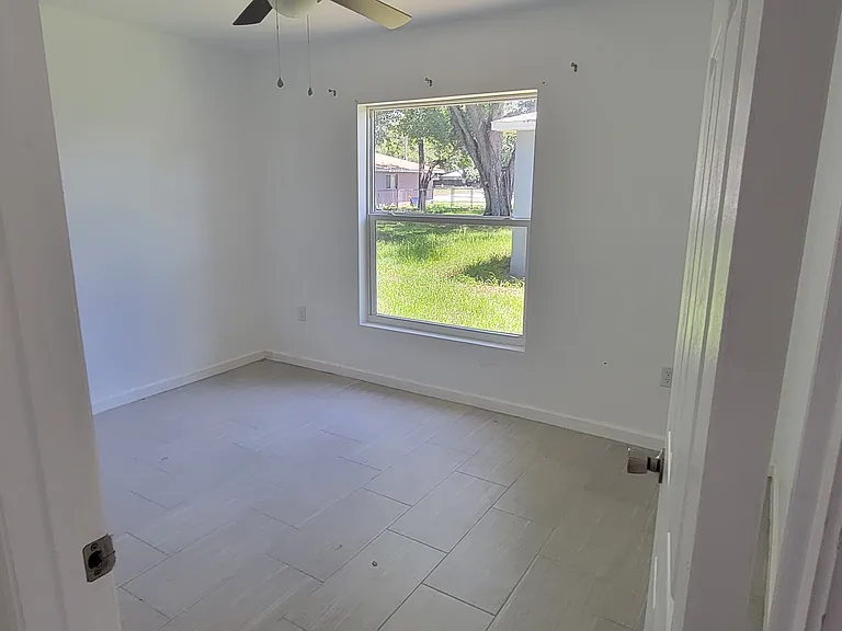 815 3rd St E — Photo 9