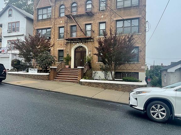 2nd image of 407 Woodstock Ave #2A