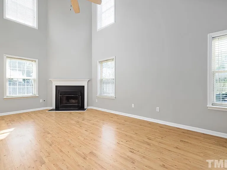 100 Lacombe Ct — Photo 6