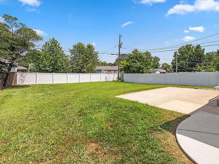 2628 Linden Pl — Photo 25