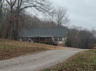 605 Bob Hollow Rd, Burns, TN 37029