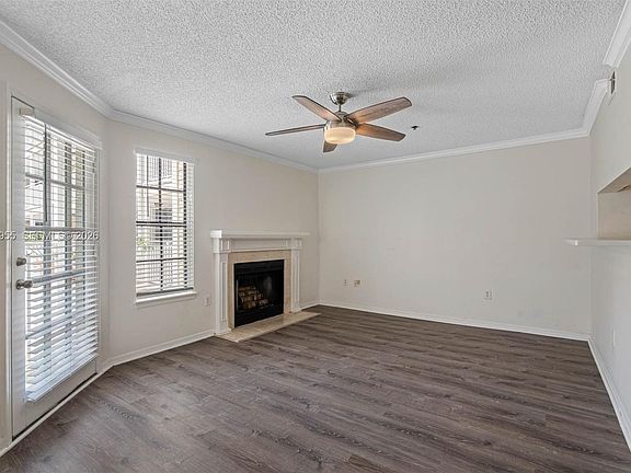 5th image of 1000 W Horatio St APT 114