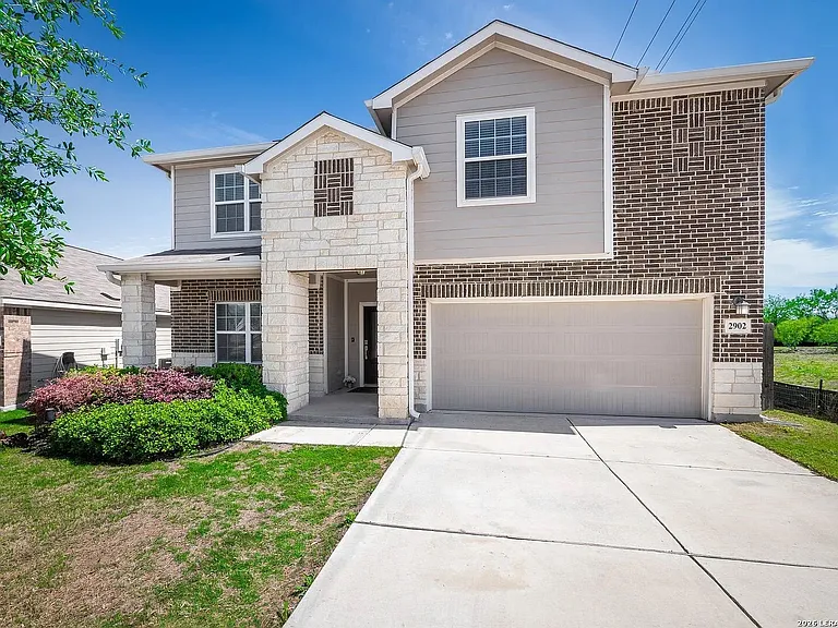2902 Daisy Mdw — Photo 1
