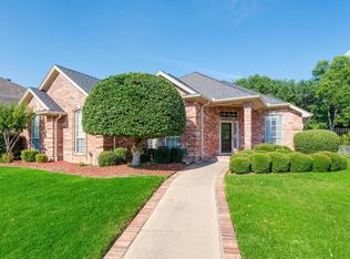 7500 Shane Ct, North Richland Hills, TX 76182