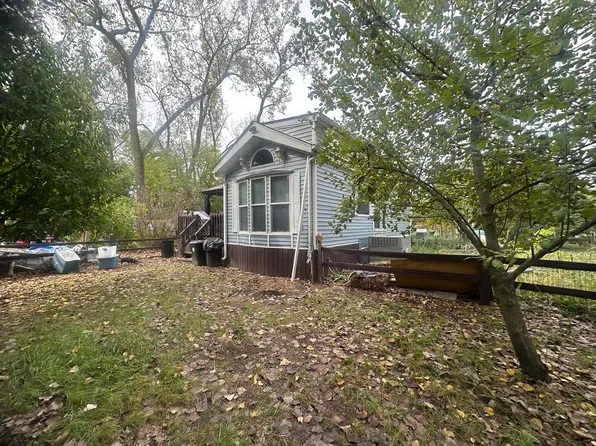 41 Lakeshore Dr, Wilmington, IL 60481