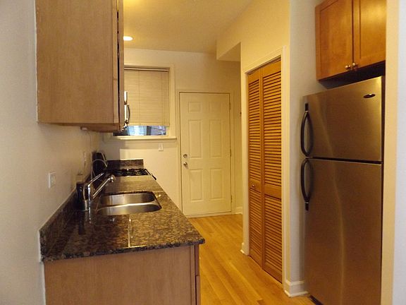 3rd image of 1342 W Estes Ave APT 1N