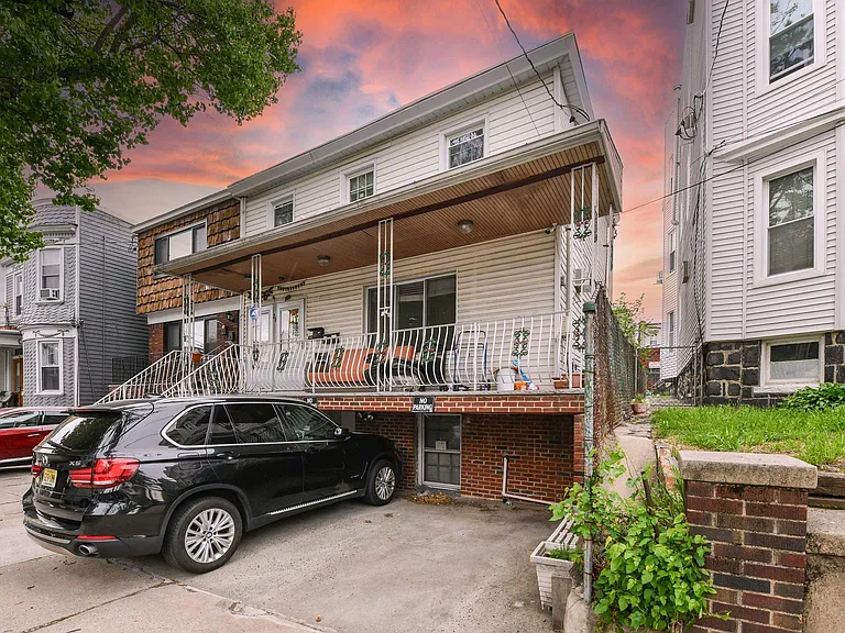 26 Charles St #1 — Photo 1