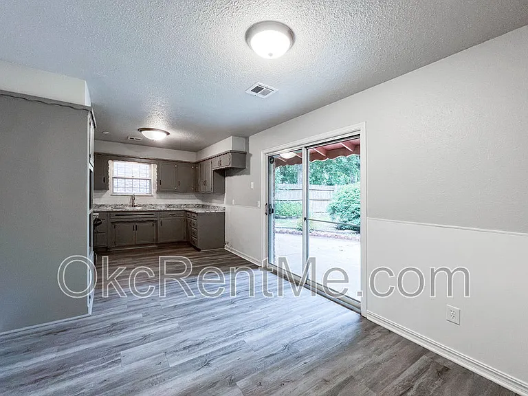 2700 N Wheeler Ave — Photo 10