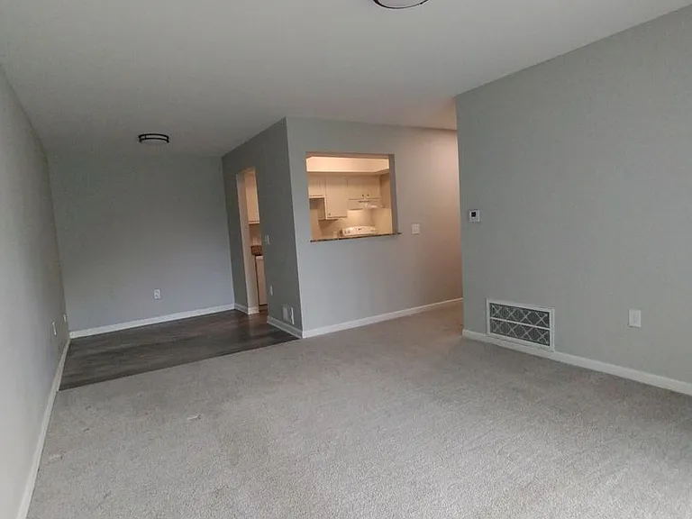 11 Robert Dr — Photo 7