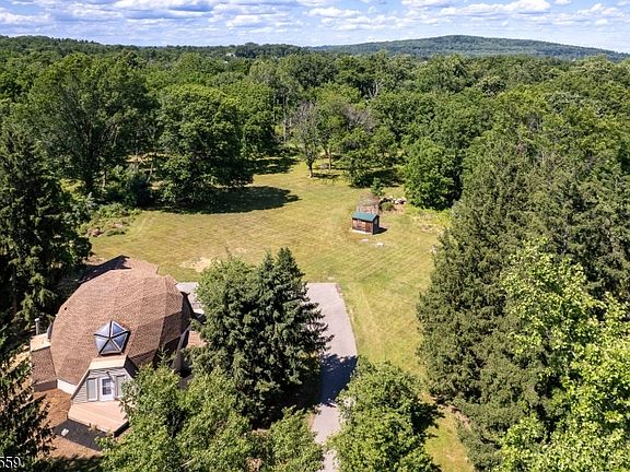 4th image of 20 Sand Hill Rd