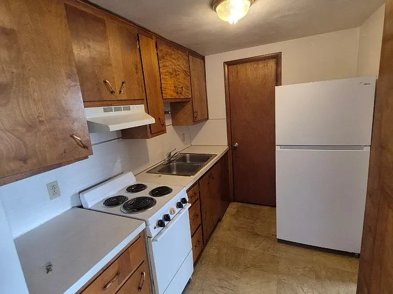 360 E Rosewood Ave #13 — Photo 3