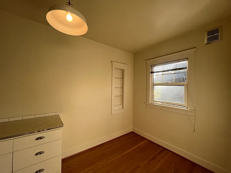 2949 SE Yamhill St #16 — Photo 10