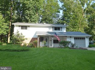 8606 Victoria Rd, Springfield, VA 22151