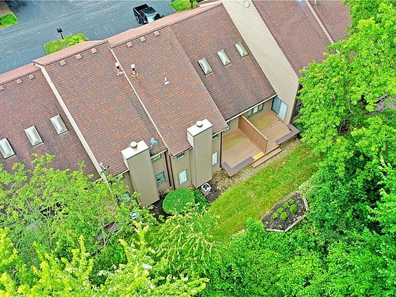 2nd image of 4463 Willow Creek Dr SE