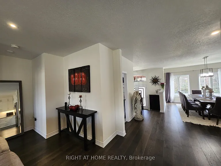 84 Diamond Valley Dr — Photo 9