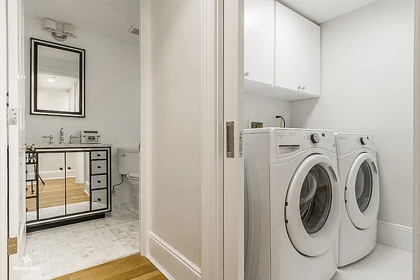 Rented by Dixon Advisory USA Inc. | media 50