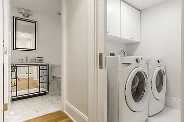 Rented by Dixon Advisory USA Inc.