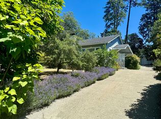 1011 NW Hawthorne Ave, Grants Pass, OR
