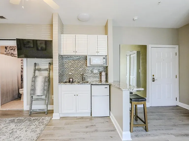 112 Cypress Point Ct #101B — Photo 14