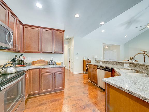 3rd image of 2706 Cottage Rose Ln