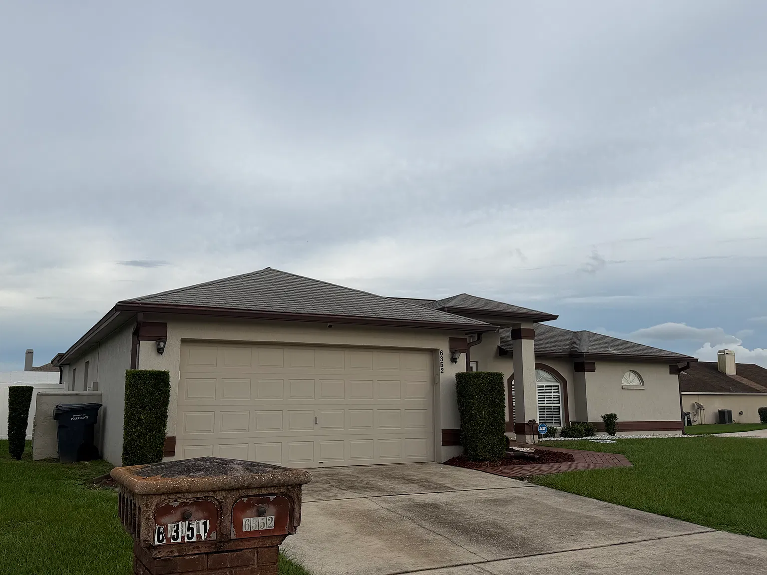 4 bed, 2044 sqft, $2,300 — Photo 3