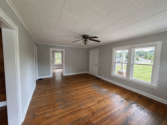 5th image of 205 Lobster Ln