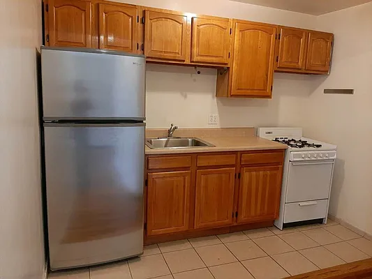 Rented by Danielle Stoller, LREB | media 4