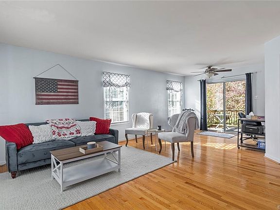 2nd image of 122 Sunny Dr