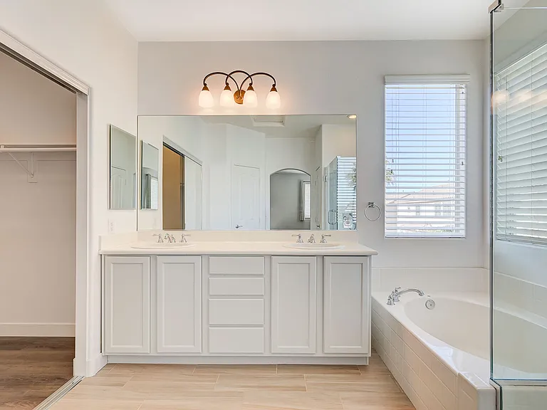 11490 Steponia Bay St — Photo 29